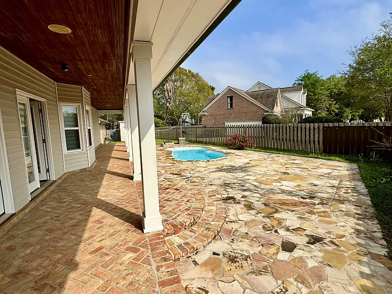 2729 Channel Pl — Photo 3