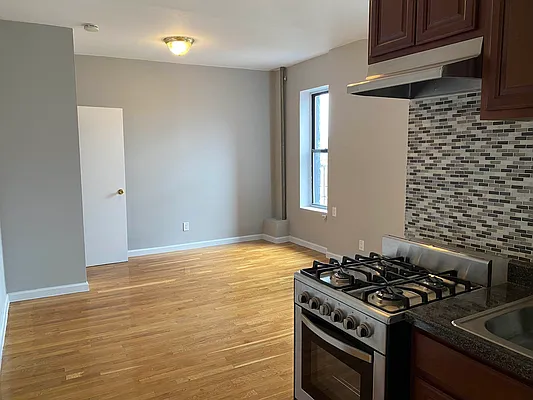 Rented by Premier One Realty LLC | media 1