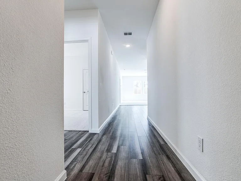 2621 Silver Leaf Ln — Photo 6