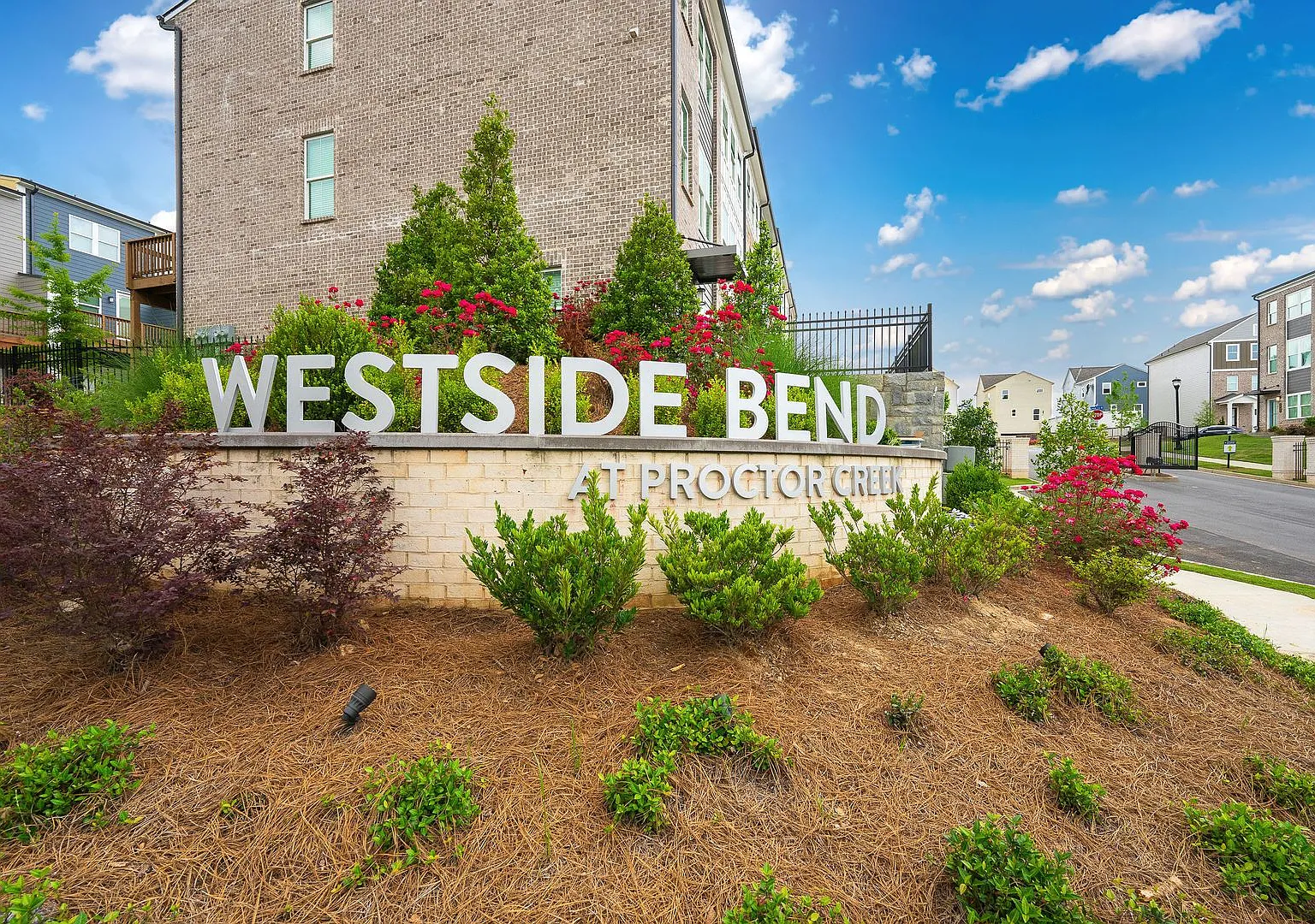 Brand New Townhome Located In Westside Bend! Must See! — Photo 2