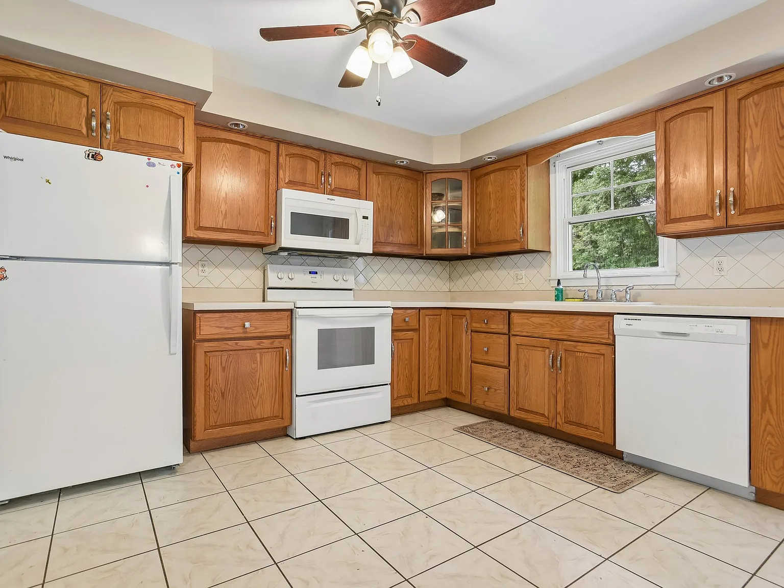 3 bed, 1.5 bath, 1288 sqft, $3,100 — Photo 4