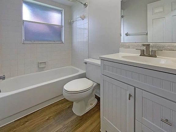 2nd image of 7526 Fairlinks Ct #0