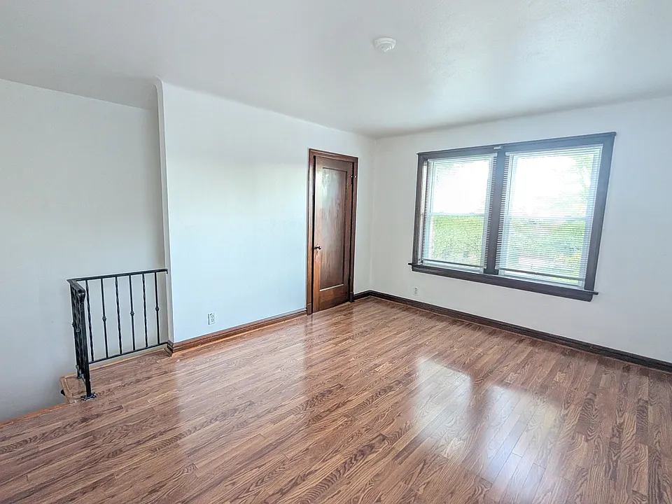 5470 Loughborough Ave #2F