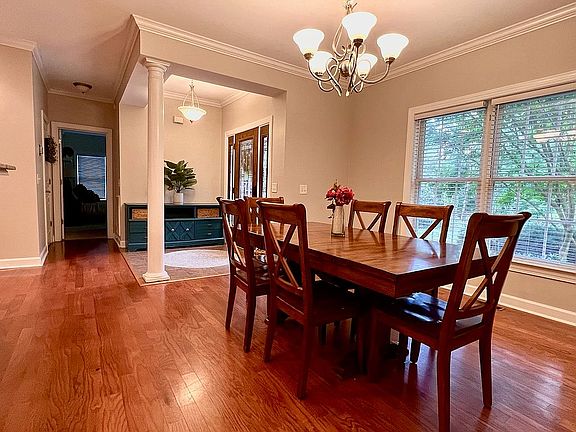 3rd image of 2923 Hickory Dr