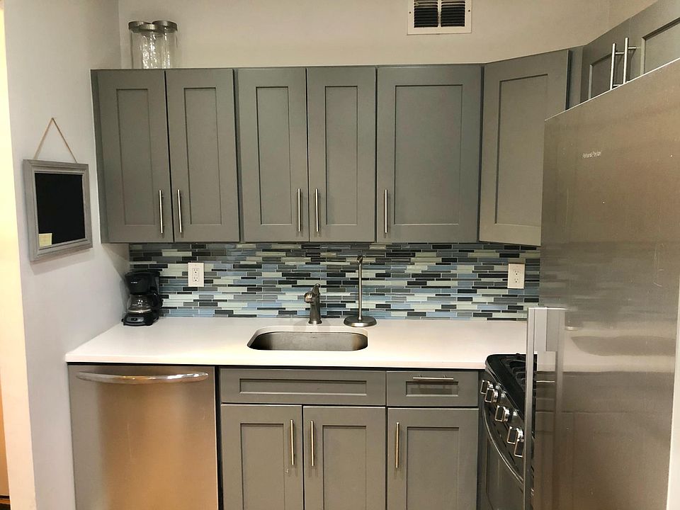 1st image of 301 N Barry Ave