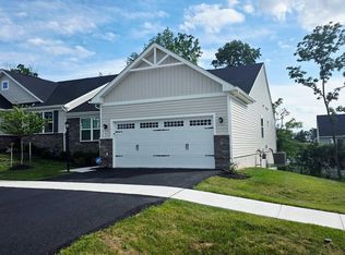 1864 Shannon Dr, Greencastle, PA 17225