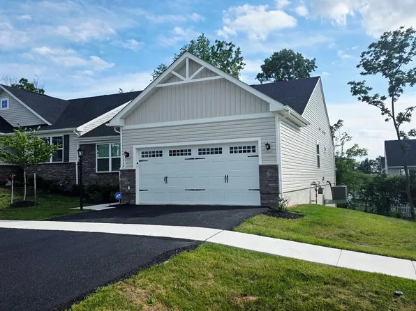1864 Shannon Dr, Greencastle, PA 17225