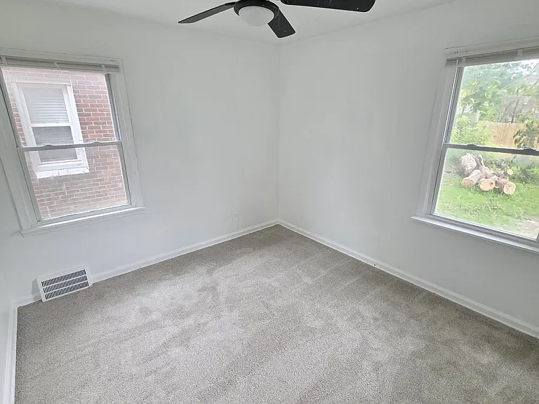 9309 Whitcomb St — Photo 23
