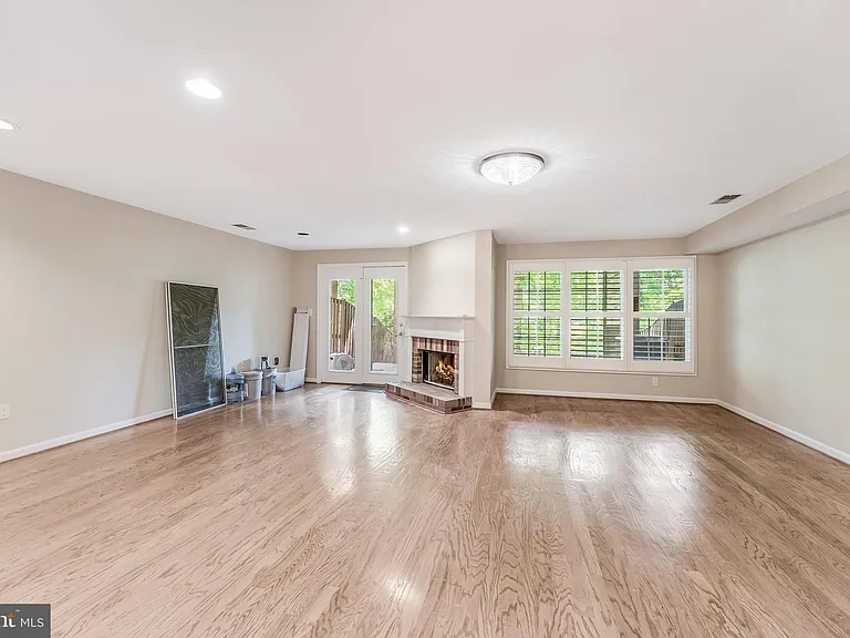 2029 Magarity Ct — Photo 38
