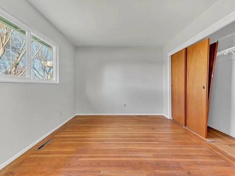 180 Bret Harte Way — Photo 7