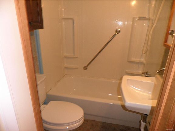 5th image of 7187 Julie Ln