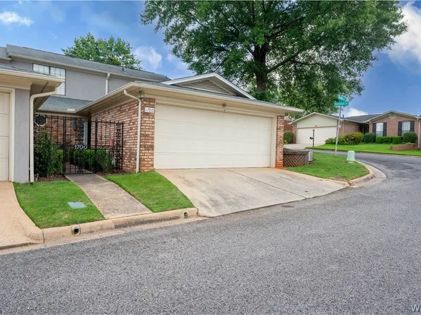 1700 Dauphine Dr, Tuscaloosa, AL 35406