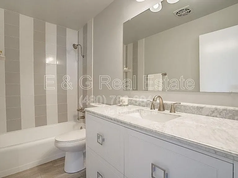 543 W 19th St — Photo 16
