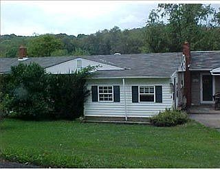 2nd image of 142 Noonen St