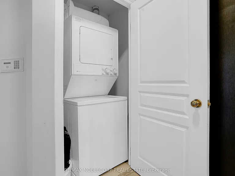 1 Belvedere Ct #1001 — Photo 11