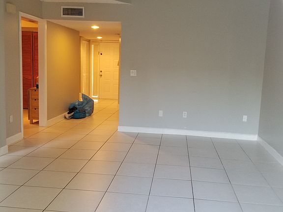 Living room with high ceilin