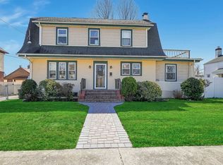 226 Belmont Pkwy, Hempstead, NY 11550