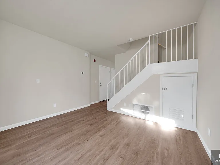 813 Woodhams Oaks Pl — Photo 5