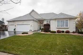 2070 Robinwood Dr photo 1