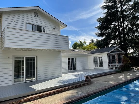2nd image of 529 Cuesta Dr