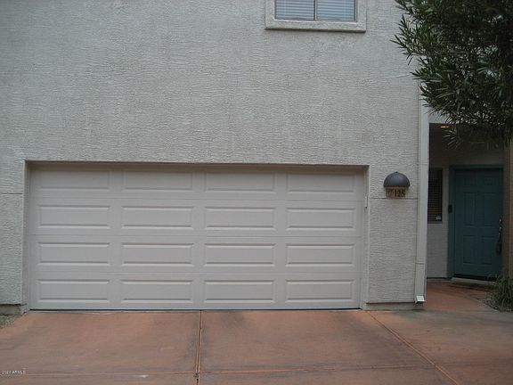 4th image of 2027 E University Dr