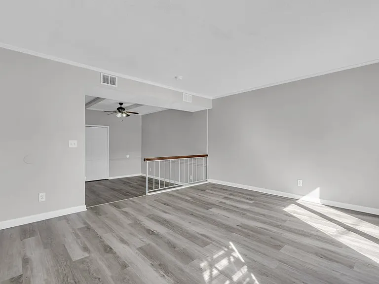 400 Forrest Blvd #26 — Photo 3