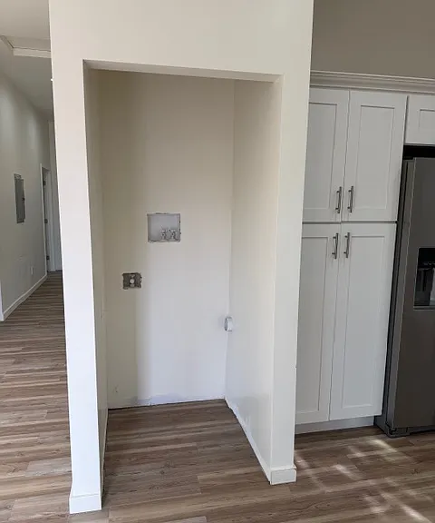 11018 Herrick Ave — Photo 4