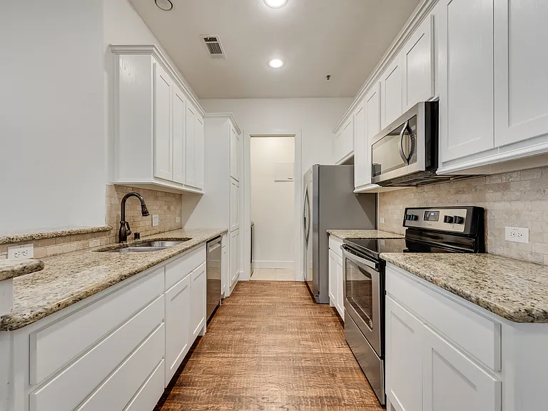 3009 Solana Cir — Photo 8