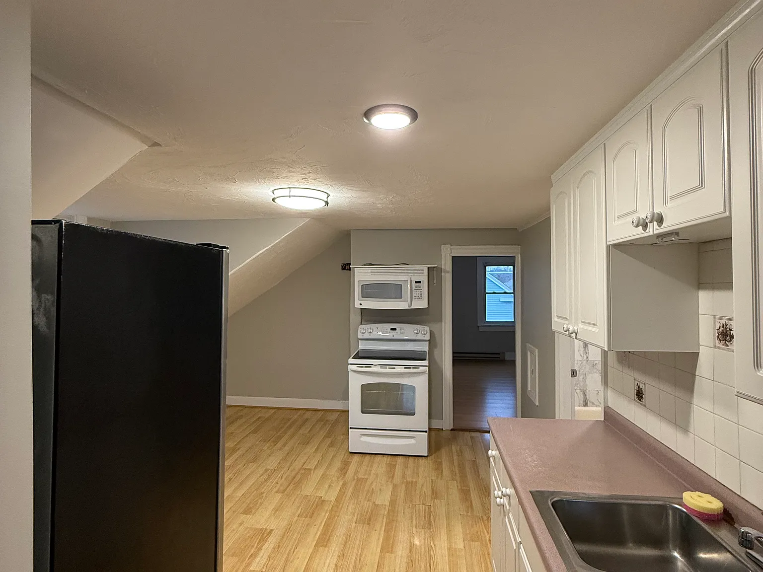 2 bed, 800 sqft, $1,750 — Photo 4