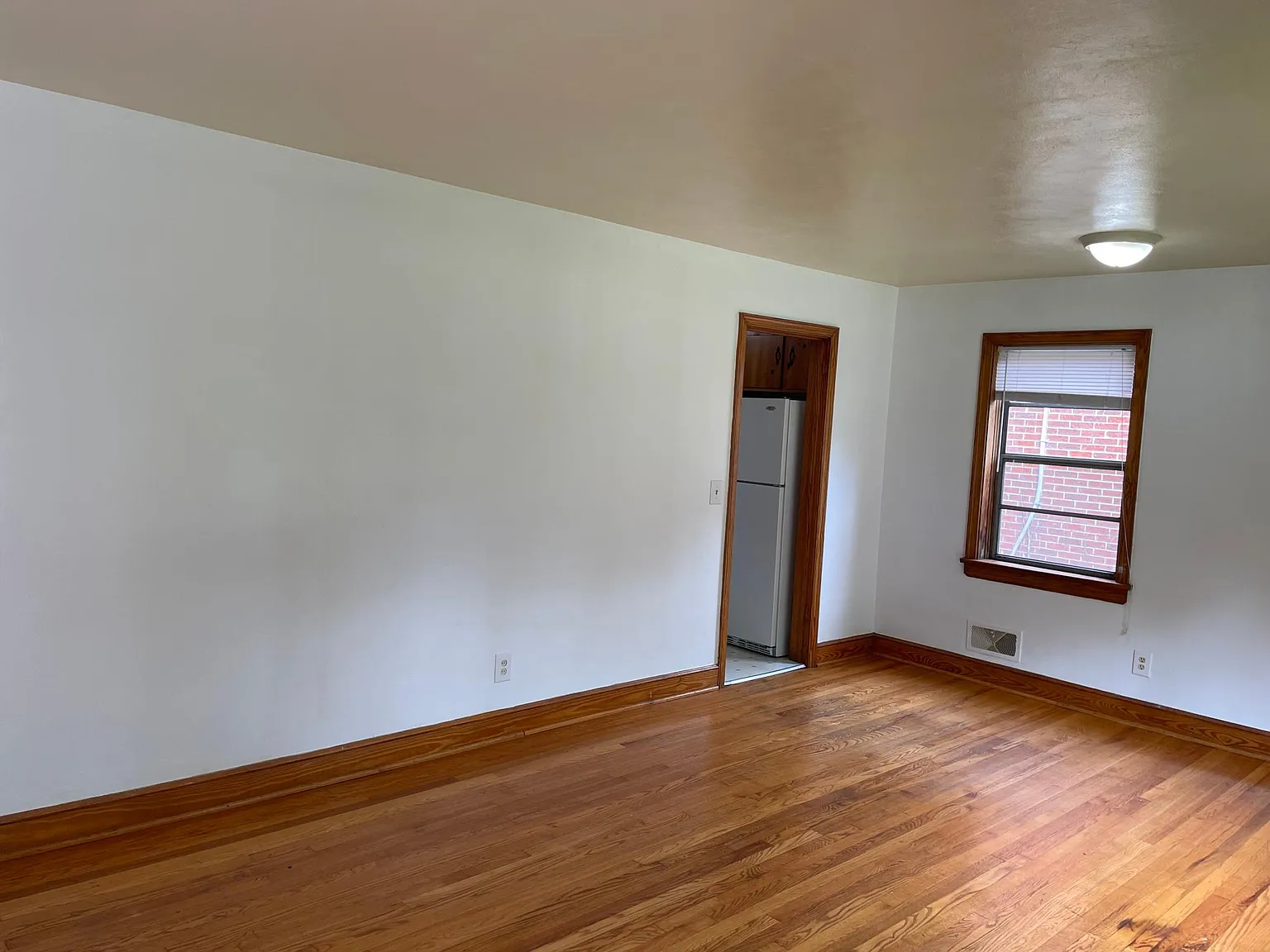4 bed, 1438 sqft, $1,850 — Photo 4