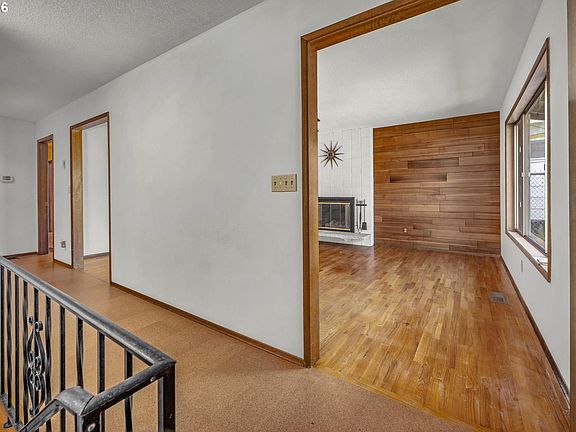 4th image of 5122 SE 36th Pl