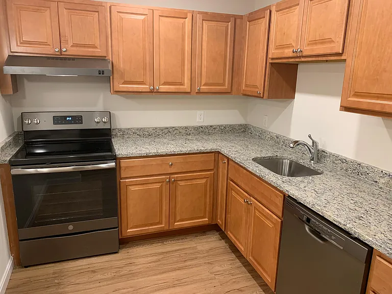Wayside Apartments — Photo 7