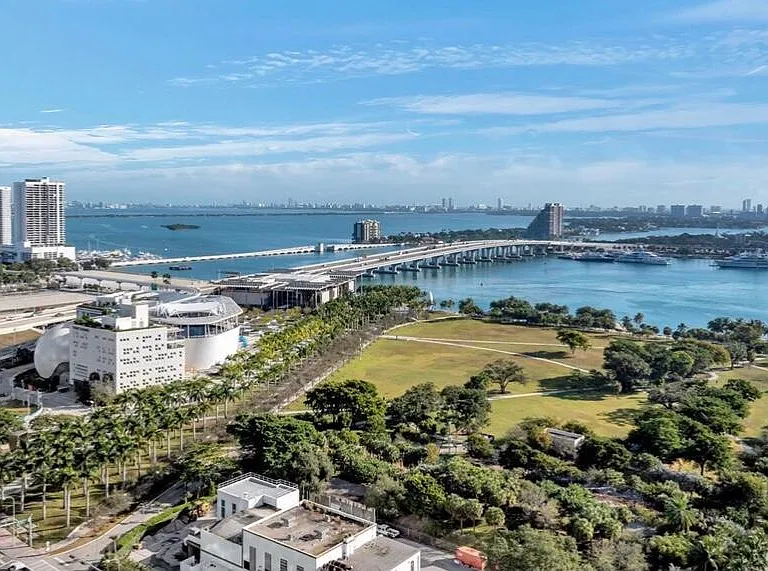 888 Biscayne Blvd #1810 — Photo 4