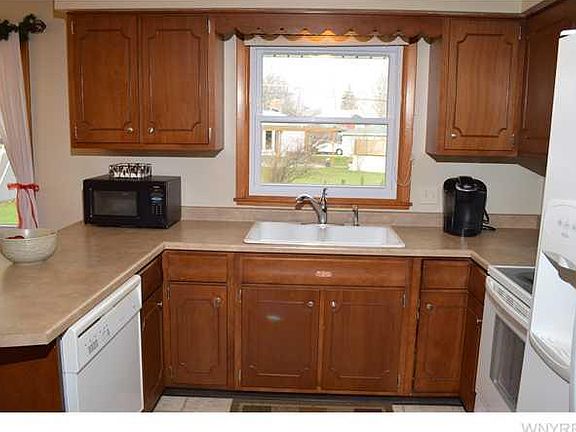 4th image of 358 Rosebrock St
