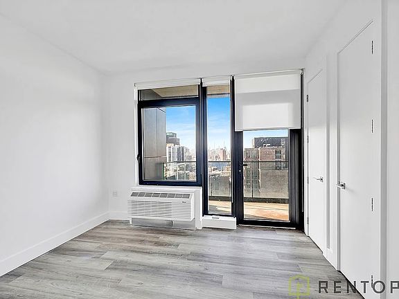 3rd image of 224 E 135th St #1417S