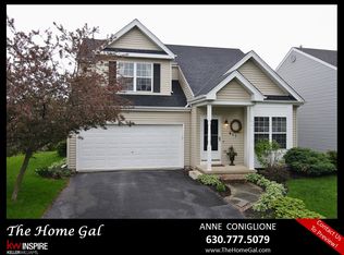 611 Green Meadow Ln, Geneva, IL 60134