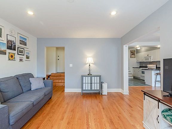 4th image of 5060 N Claremont Ave #Ge