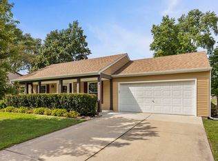 49 Old Post Rd, Montgomery, IL 60538