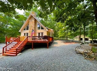 103 E Lakeview Rd, Lackawaxen, PA 18435