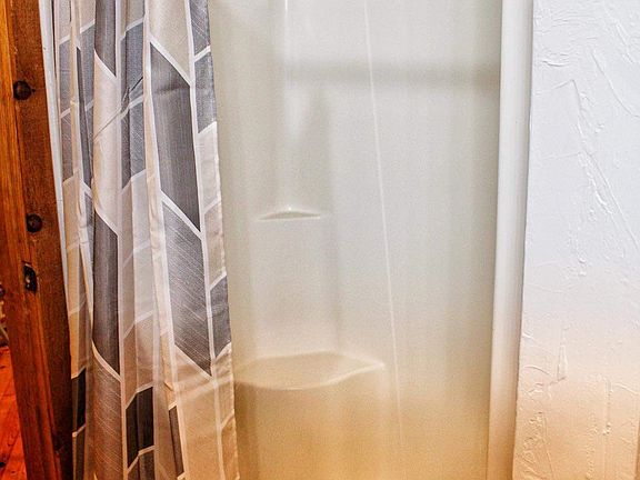 2nd image of 407 Pine St #1