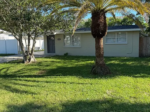 2013 38th Ave W, Bradenton, FL 34205