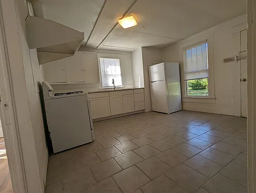 2403 Division St Photo 1