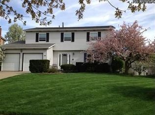 1087 Brookpoint Dr, Medina, OH