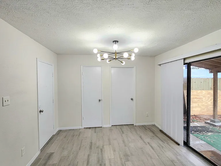 10045 Emerald Creek Dr — Photo 18