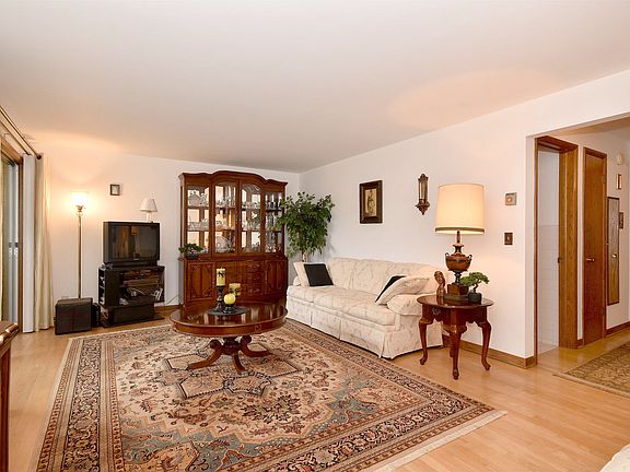 3rd image of 4829 N Central Ave APT 206