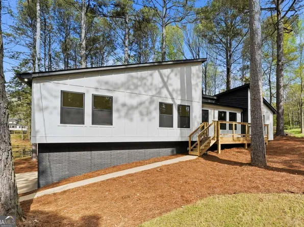 324 Hill Crest Cir, Woodstock, GA 30188