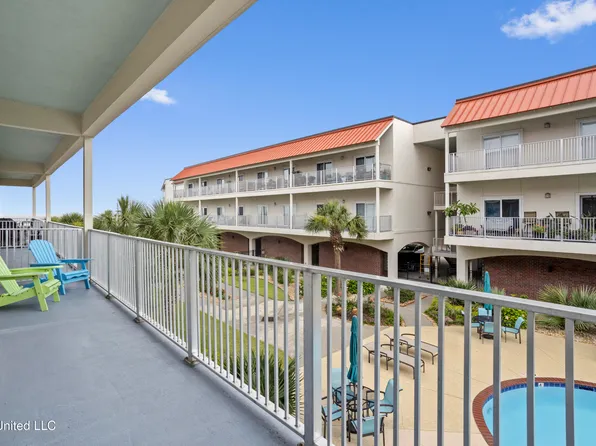 1453 E Beach Blvd APT 203, Pass Christian, MS 39571