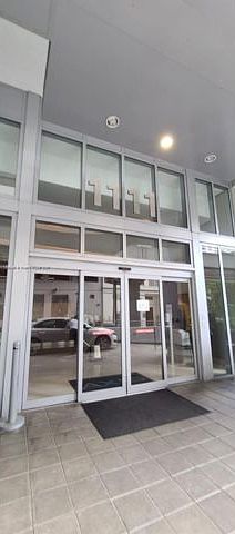 1st image of 1111 SW 1st Ave APT 1425