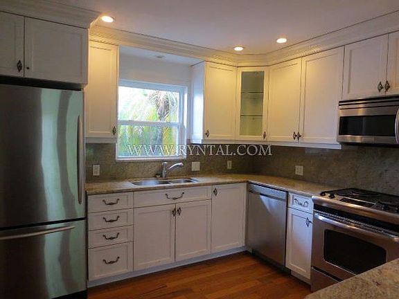3rd image of 2826 Bougainvillea St