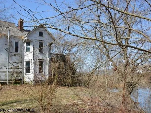 22 Spielers Dr, Proctor, WV 26055